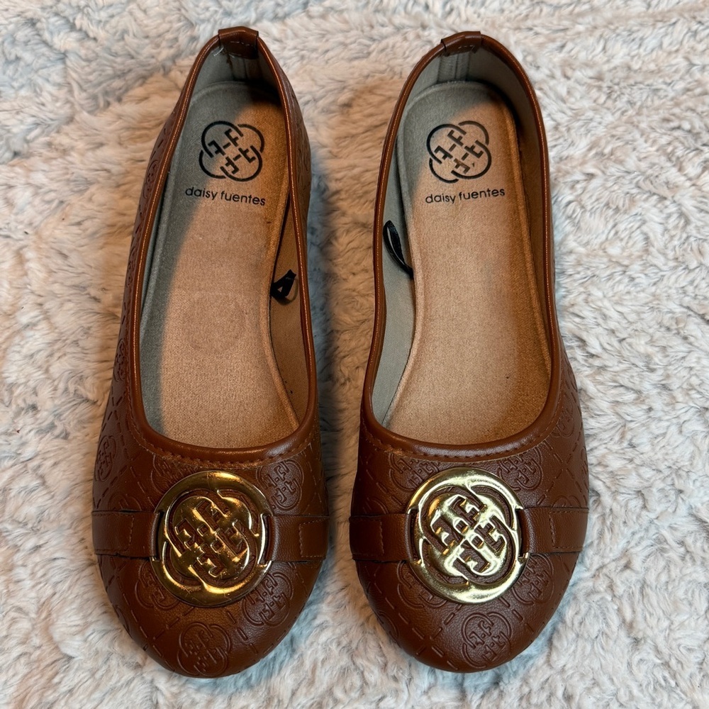 Daisy Fuentes Ballet Flats